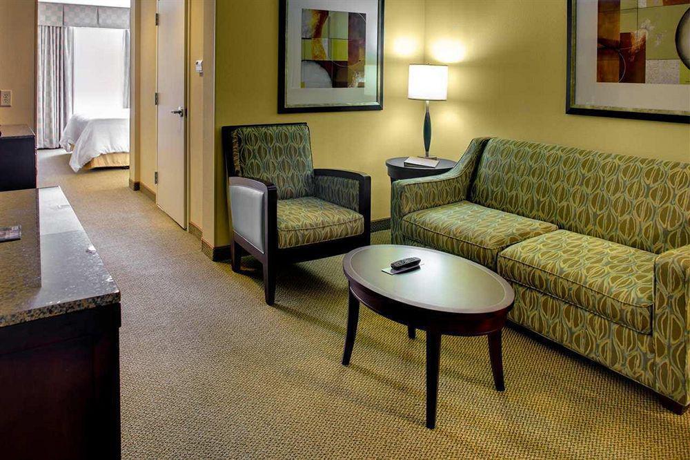 Hilton Garden Inn Richmond South/Southpark Colonial Heights Oda fotoğraf