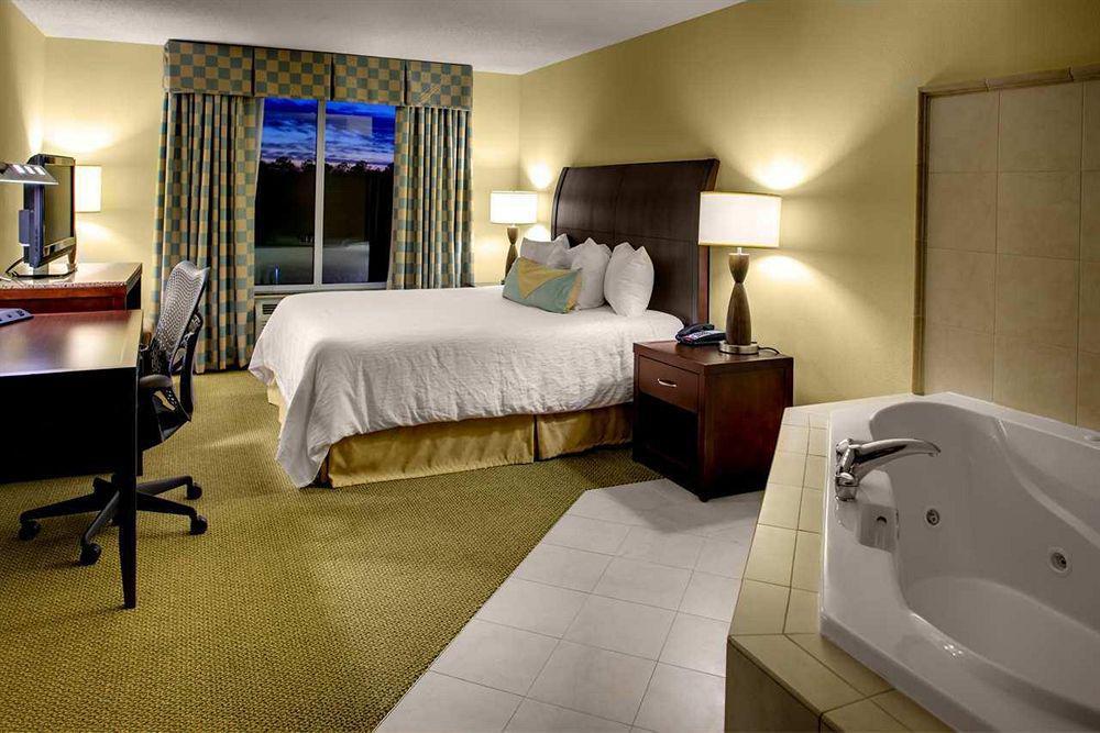 Hilton Garden Inn Richmond South/Southpark Colonial Heights Oda fotoğraf